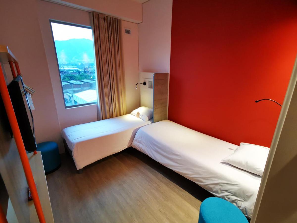 Ibis Budget Itagüí Esterno foto