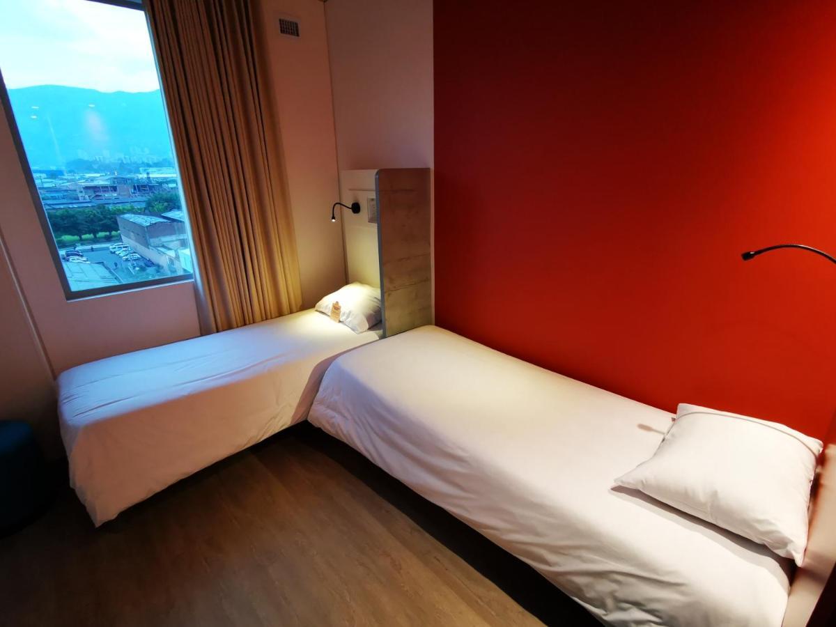 Ibis Budget Itagüí Esterno foto
